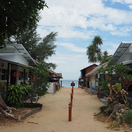 Bluesky Beach Bungalows Ko Lanta Dış mekan fotoğraf
