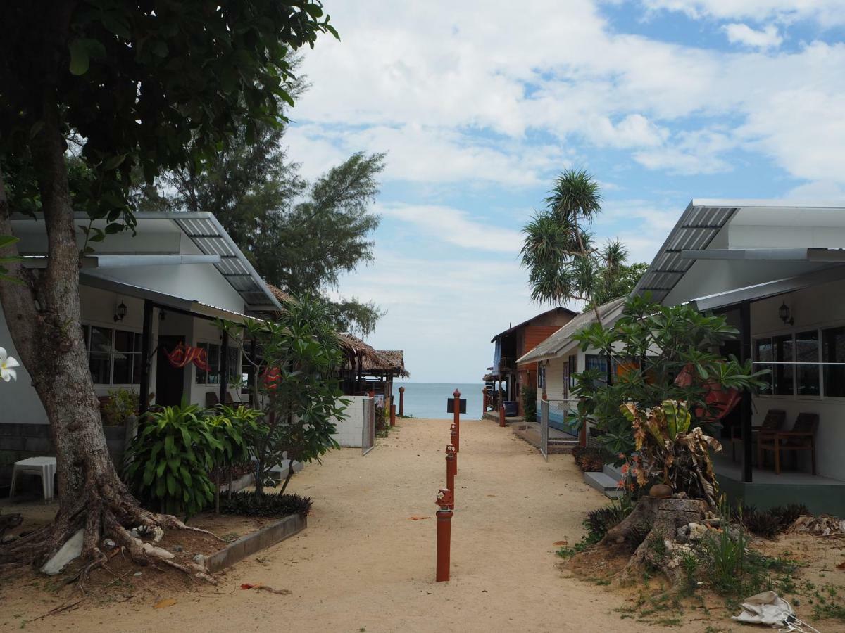 Bluesky Beach Bungalows Ko Lanta Dış mekan fotoğraf
