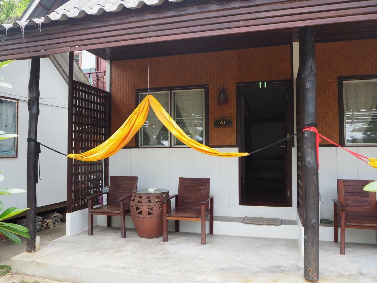 Bluesky Beach Bungalows Ko Lanta Dış mekan fotoğraf